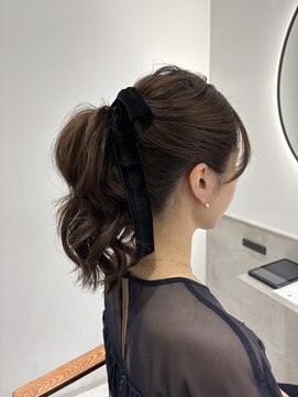 エンバイユアーズ 飯田橋店(eN° by youres) ポニーテール ベロアリボン ヘアアレンジ