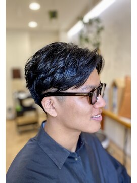 このみち ツーブロックセンターパート