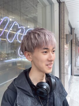 メンズサロン キング 梅田店(Men’s salon K!ng) ホワイトメッシュ/ツイスト/ツイスパ/パーマ/メンズ/眉毛