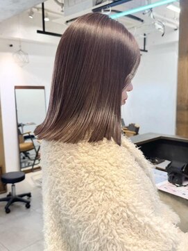 ロマリア(Lomalia) 乾かすだけでキマる髪/馴染むハイトーンラベンダーグレージュ