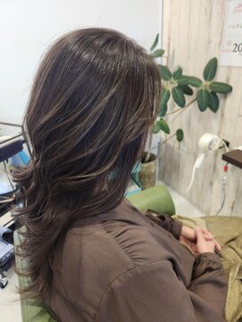 ビセル バイ シータ 川越店(becel by THETA) 白髪ぼかしハイライト×レイヤーカット
