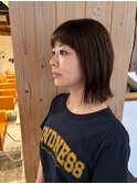 長めの切りっぱなしボブ