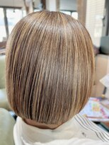 カリフ 大船(calif.)&nbsp;明るめハイライト、まとまりボブ