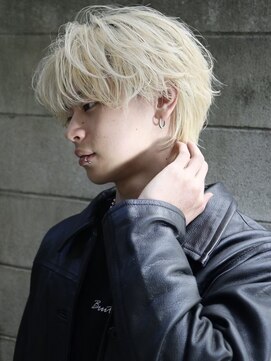 リタバイクロト(LITA by KUROT) 那覇/刈り上げセンターパート/波巻きツイストスパイラル