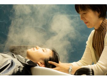 ハグズの写真/[美髪ヘアケア]頭皮の悩みやエイジングによる髪の変化に。テラヘルツ水を使った極上ヘッドスパで艶髪へ◇