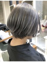 マッシュウルフ丸みショートボブWカラーアッシュデザインカラー