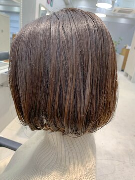 テトヘアー(teto hair) ミルクティベージュ 、前下がりボブ、フレンチボブ