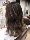 ロングヘア巻き髪
