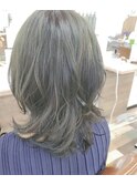 オリーブカラー×くびれレイヤーカット