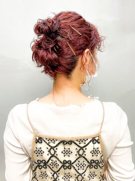 トゥコ(tuco) お団子 簡単アレンジ ぐるぐる 個性的 パーマアレンジ