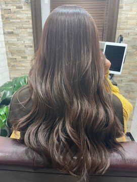 ハサミバイアトリエナガノ 千葉(8sami by atelier nagano) ショートボブ/センターパート/ツヤ髪/グラデーション/イヤリング