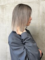 切りっぱなしボブ　グレージュカラー