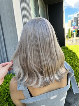 リア 布施店(Lia) シルバーカラー