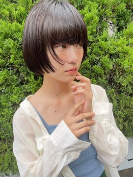 トリッカ 銀座(tricca) タイトボブ/ワイドバング/暗髪ストレート/ミニマルデザイン
