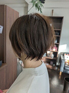 ロシェル(Rochelle) 大人ショートボブ