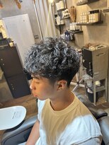 トニコ(toniko)&nbsp;シャドウパーマ×マッシュショート×刈り上げ×ビジネスヘア