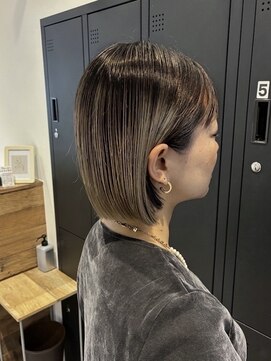 カルゥグラッシー(KALOU glassi) ミニボブ 伸びても気にならないカラー
