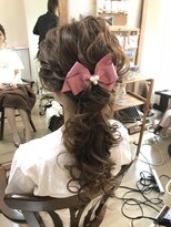 ロカット サロン(Roquat Salon) ふわふわローポニーアレンジ【ヘアアレンジ 立川/立川南/浴衣】