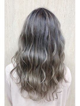 リー 京橋(Lee) ［Lee京橋］店長今里  ホワイトブランドxミルフィーユグラデ