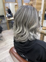 ジゼル(gisele)&nbsp;(稲毛)white　gray ombre