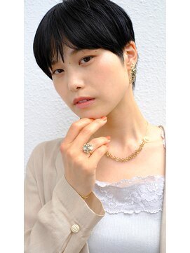 スリーヌーン(THREE noon) 黒髪マッシュショート