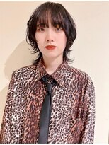 トップヘアー アヴェニュー 刈谷(TOPHAIR Avenue)&nbsp;前髪はパッツと、ミディアムウルフレイヤー/アッシュブラック