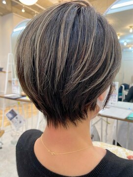 ロミー 本厚木(ROMMY.) オール世代◎大人可愛いショートボブ外国人風カラーハイライト