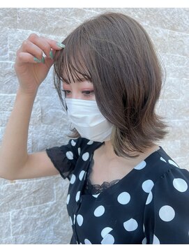 エミュ 辻堂(e'mu) 美髪/ホワイトグレージュ/大人かわいい/こなれミディ[辻堂]