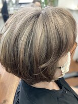 ティアラ&nbsp;グレイヘア