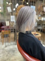 コニ(Coni) 【和田寧々】ホワイトシルバー/インナーカラー