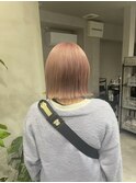 ピンクベージュ×ボブ