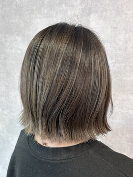 ナム 松戸(NAM) ハイライト/白髪ぼかし/切りっぱなし/外ハネ/我孫子