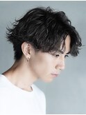 渋谷フェザーパーマフェザーショート大人刈り上げセンターパート