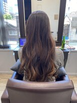 ヴィサージュクオン(VISAGE Quon)&nbsp;毛先中心のワンカール＋中間巻きでふんわり感UP