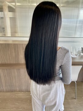 松岡が創る髪質に合わせたオーダーメイド艶髪ストレートロング　