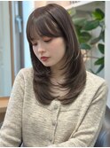 小顔顔まわりレイヤー大人可愛いミディアムレイヤーグレージュ