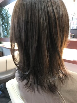 マーリャヘアー(mallia hair) くびれ外ハネミディアムヘアー