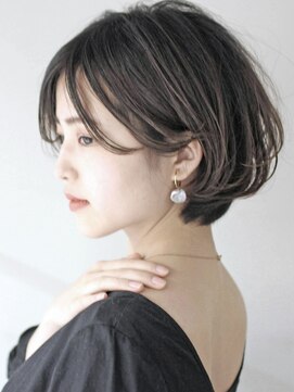 サーカス バイ ビュートリアム 青山(CIRCUS by BEAUTRIUM) ３０代　手入れ簡単　前髪長め　毛先ワンカール　ショートボブ