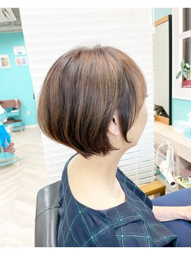 ホロー(Hollow) 横顔美人ショートボブ×白髪ぼかし6