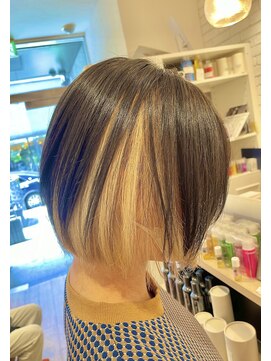 アルトル 池袋(altru) インナーホワイト×前下がりボブ 池袋【おおわし】