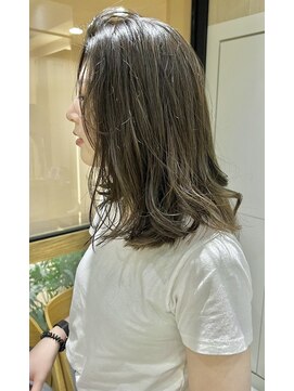 シーア(ciia) オリーブベージュグラデーションカラー