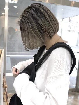 イェッカ パビル(YECCA pabil) ボブに映えるバレイヤージュ(ブリーチ1回)