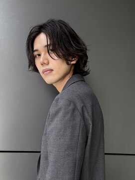 トルネード(TORNADO) メンズショートパーマセンターパート面長ビジネスヘアK20250426