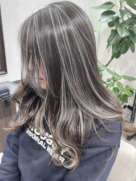ベルヘアーデザイン 堺東(Belle hair Design) ハイライトレイヤーカット韓国風イルミナカラーグレージュ堺東