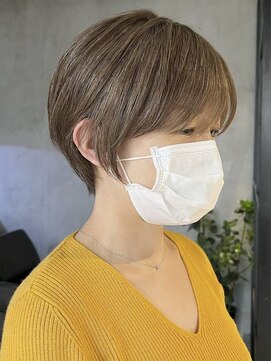エリマ 調布(elima) ショートヘア顔周りレイヤーブリーチダブルカラーショートボブ