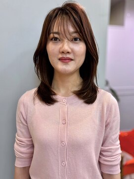 アトリエ タキ(atelier.taki) ミディアム レイヤー シースルーバング くびれヘア ブラウン