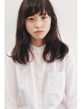 ファミリィ (PHAMILEE) クセのように動く顔わまりのデザイン