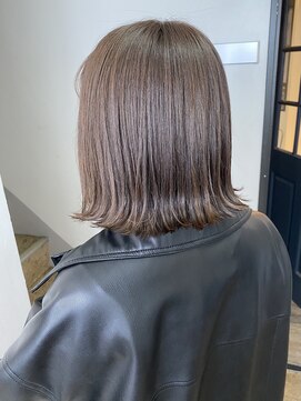 リルア 博多(LIRUA) イルミナカラー透け感ボブ