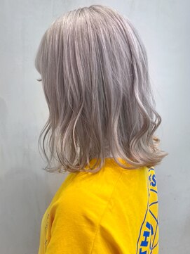 アイティーバイアルバム 八王子店(IT by ALBUM) シルバーミディ_カーキグレージュマッシュショート_ba317303