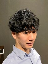 ビーダンディー(Bee dandy)&nbsp;ビジネスマッシュショート ツーブロック スパイラルパーマ